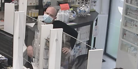 Zakupił leki opioidowe na podrobioną receptę - czy rozpoznajesz mężczyznę?