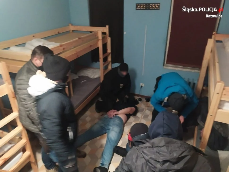 W ciągu półtora miesiąca okradli 16 mieszkań. Włamywacze już areszcie!