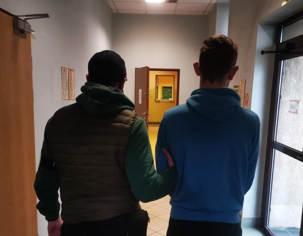 Chorzów: Policja zatrzymała dwóch mężczyzn, którzy włamali się do kiosku