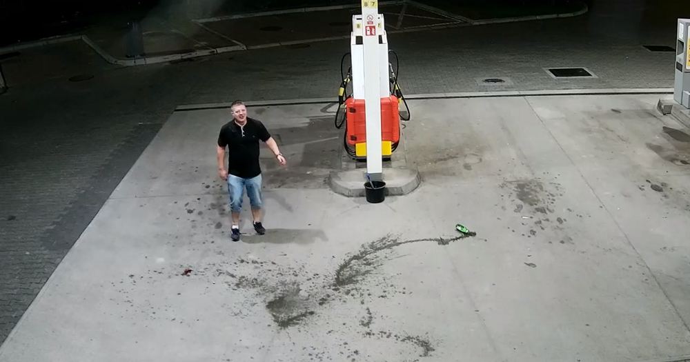 Rozpoznajesz tego mężczyznę? Jest podejrzany o udział w bójce!