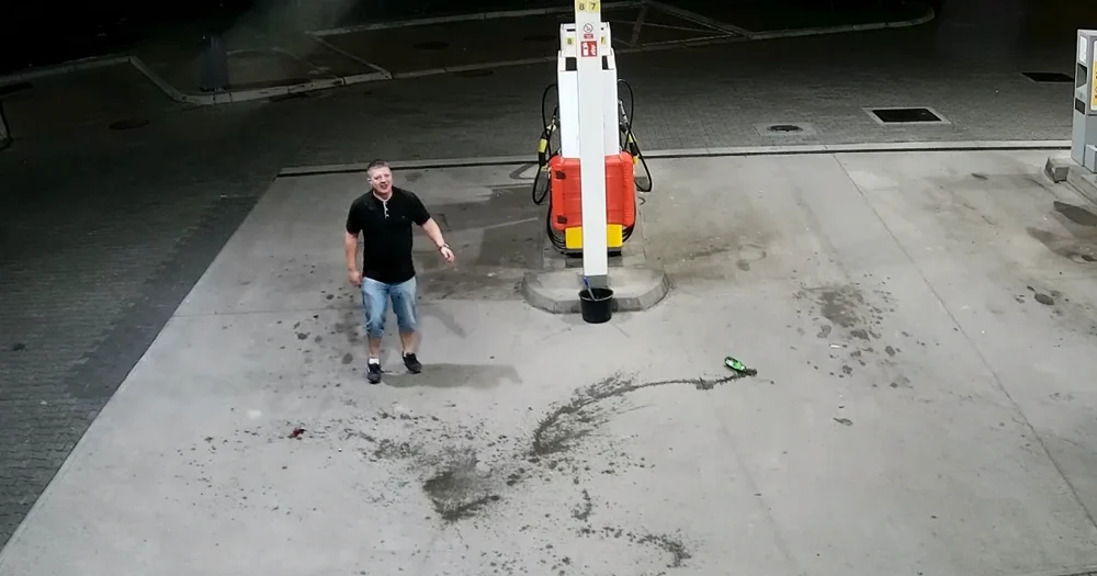 Rozpoznajesz tego mężczyznę? Jest podejrzany o udział w bójce!