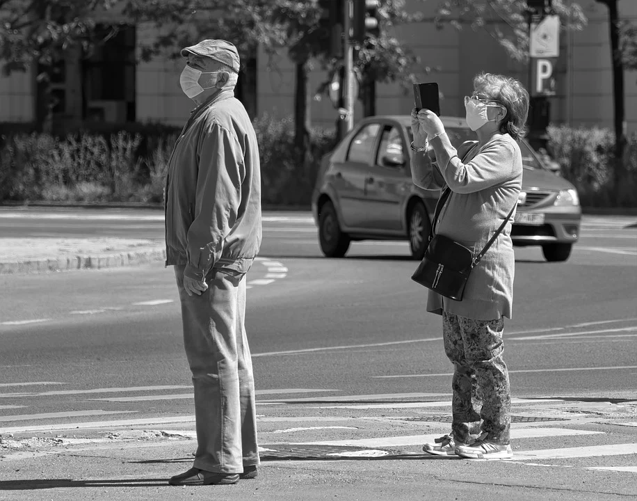 Niedzielski: po 17 stycznia możliwa "podstawowa" logika obostrzeń
