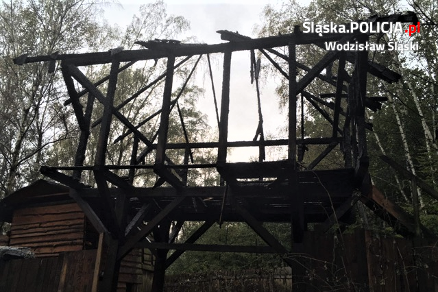 Policjanci z Gorzyc poszukują świadków podpalenia wieży