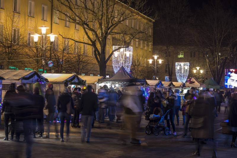 Jeśli wiesz coś na temat zniszczenia dekoracji świątecznych, powiadom policję!