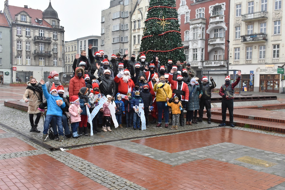 Mikołaje na motorach odwiedzili dzieci w Bytomiu, Zabrzu i Rudzie Śląskiej