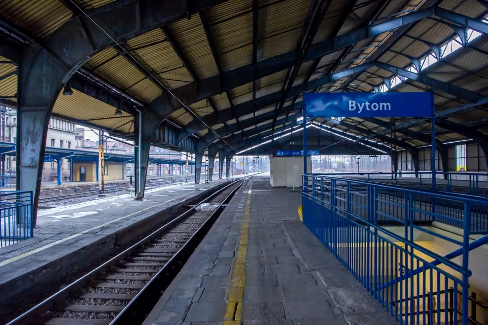 Umowa na modernizację podpisana. Hala peronowa Dworca PKP w Bytomiu będzie odnowiona