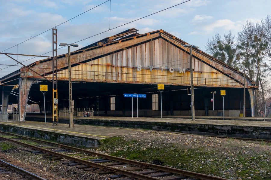 Umowa na modernizację podpisana. Hala peronowa Dworca PKP w Bytomiu będzie odnowiona