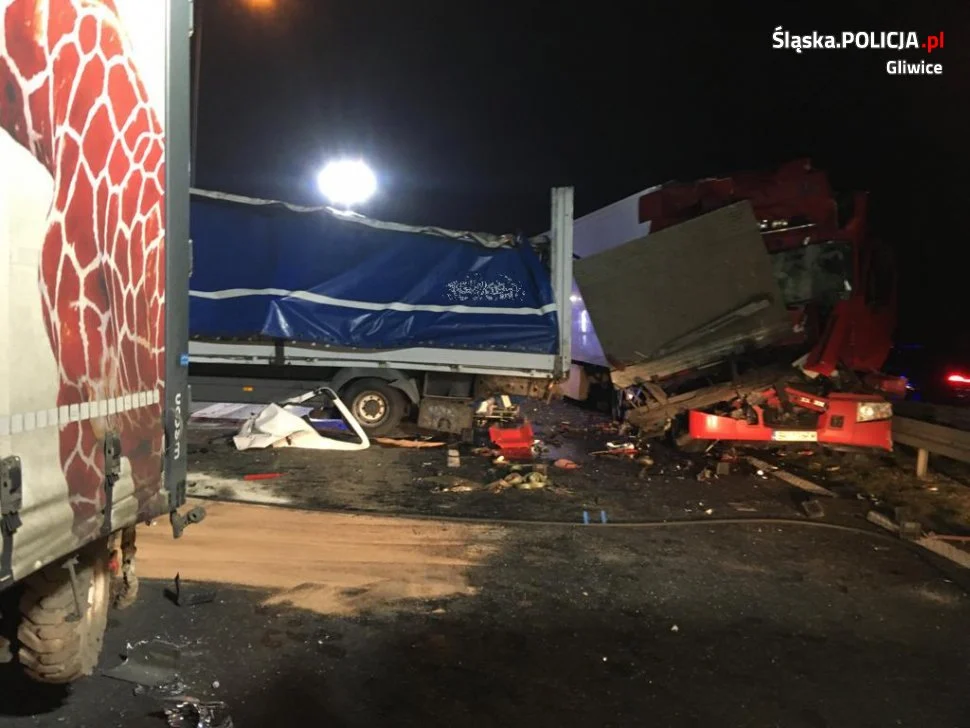 Karambol czterech ciężarówek na autostradzie A4