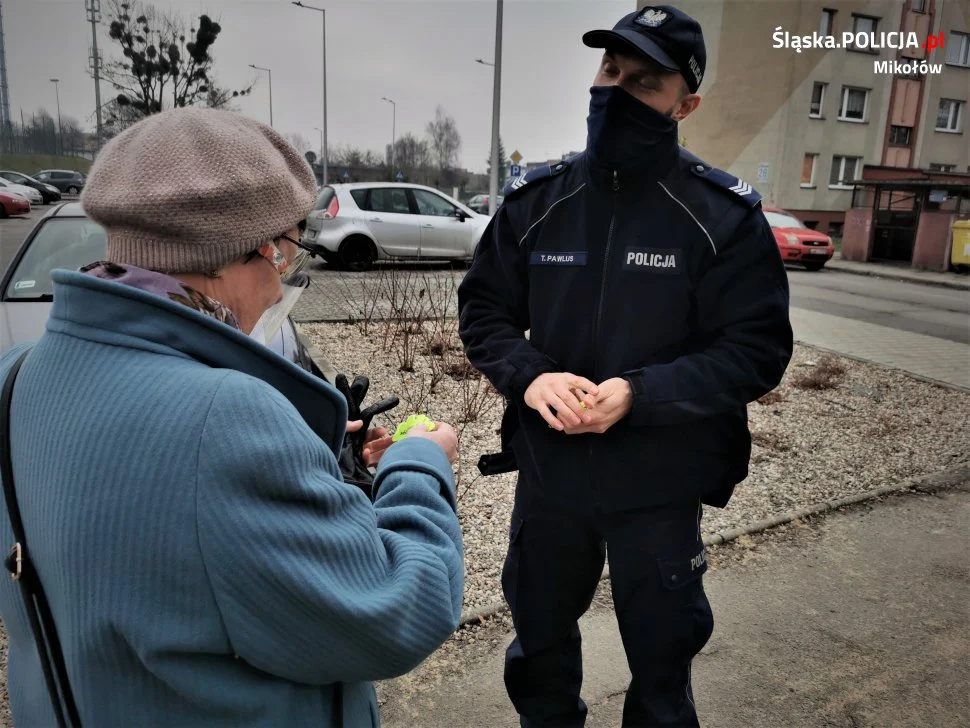 Odblaskowe koniczyny dla mikołowskich seniorów