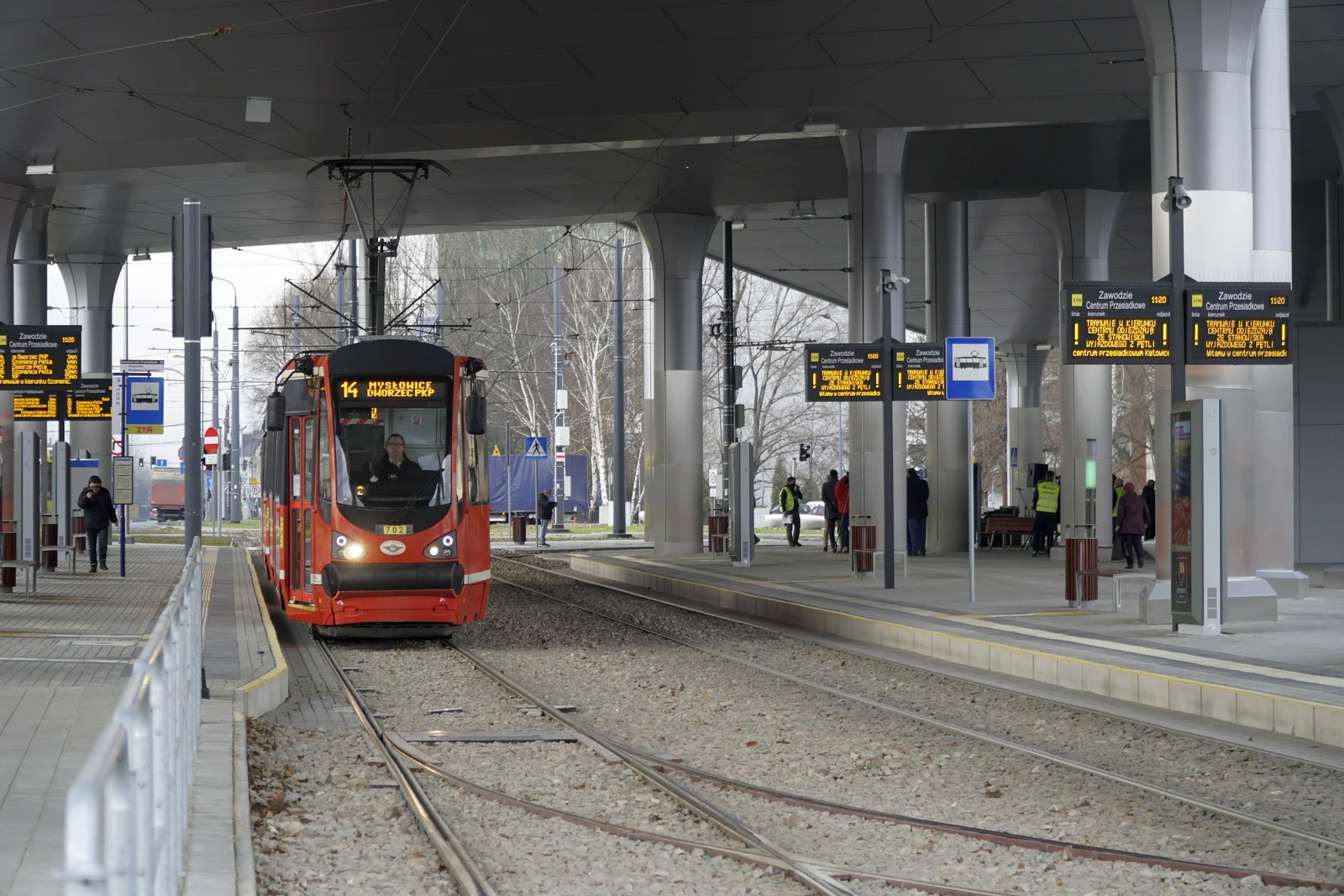 Pierwsi pasażerowie skorzystali dziś Centrum Przesiadkowego "Zawodzie"