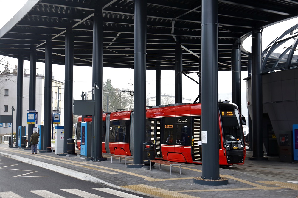 Pierwsi pasażerowie skorzystali wczoraj z Centrum Przesiadkowego "Brynów"