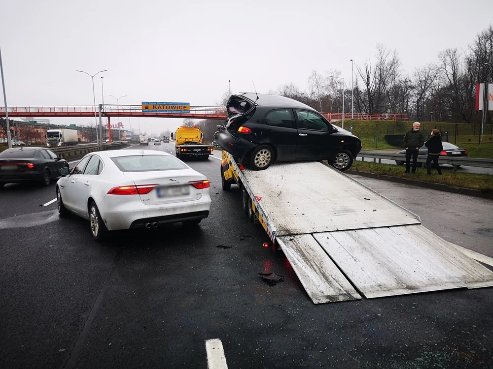 Katowice: Na Drogowej Trasie Średnicowej doszło do kolizji. Występują utrudnienia w ruchu