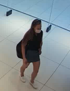 Ta kobieta podejrzewana jest o kradzież ubrań. Rozpoznajesz ją?