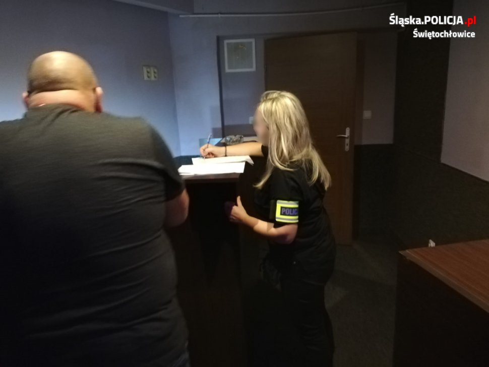 Trzy nielegalne automaty do gier hazardowych przejęte przez policjantów i śląską KAS