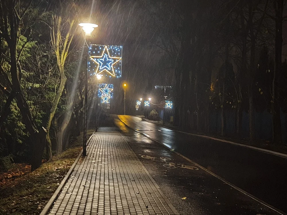 Świętochłowice: Na ulicach miasta trwa montaż świątecznych ozdób