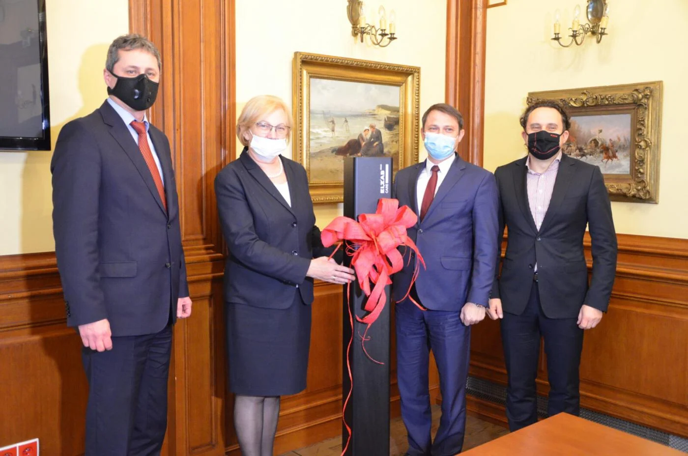 Firma ELZAB S.A. przekazała Miastu Zabrze sterylizator powietrza