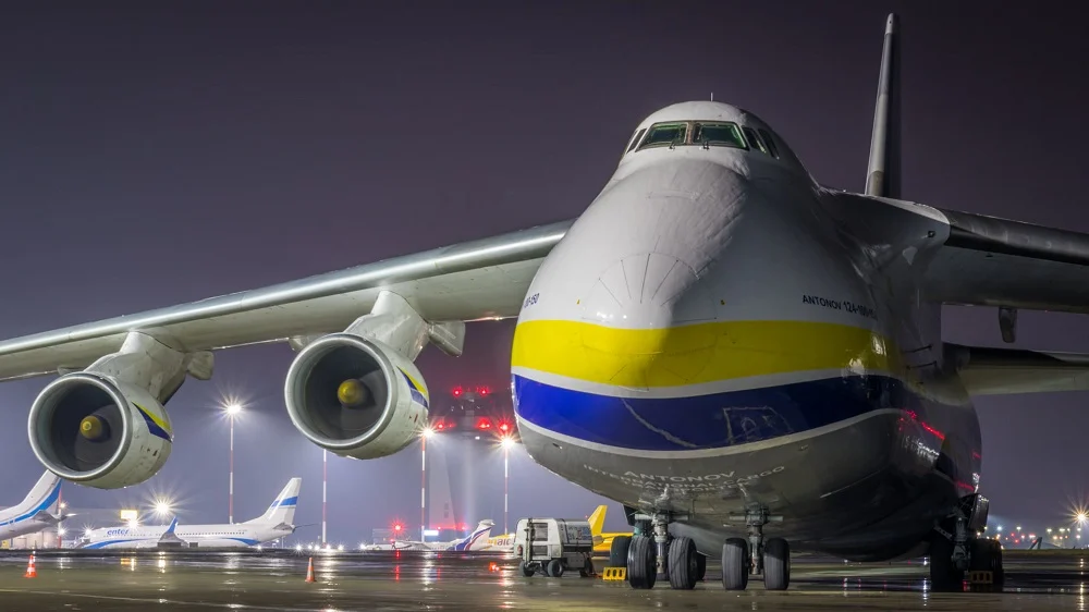 Za sprawą firmy Zarys z Zabrza, na lotnisku w Pyrzowicach znów lądował gigantyczny samolot