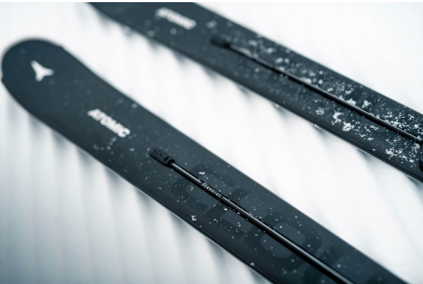 Własne narty Atomic opłacalny zakup