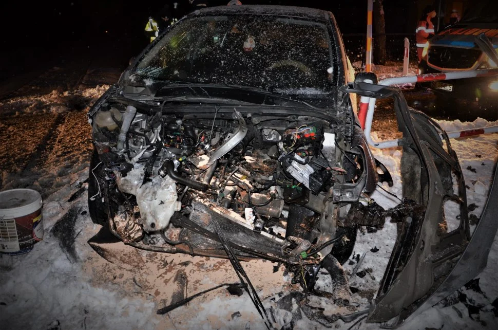 Kierująca osobówką wjechała pod pociąg. Była nietrzeźwa