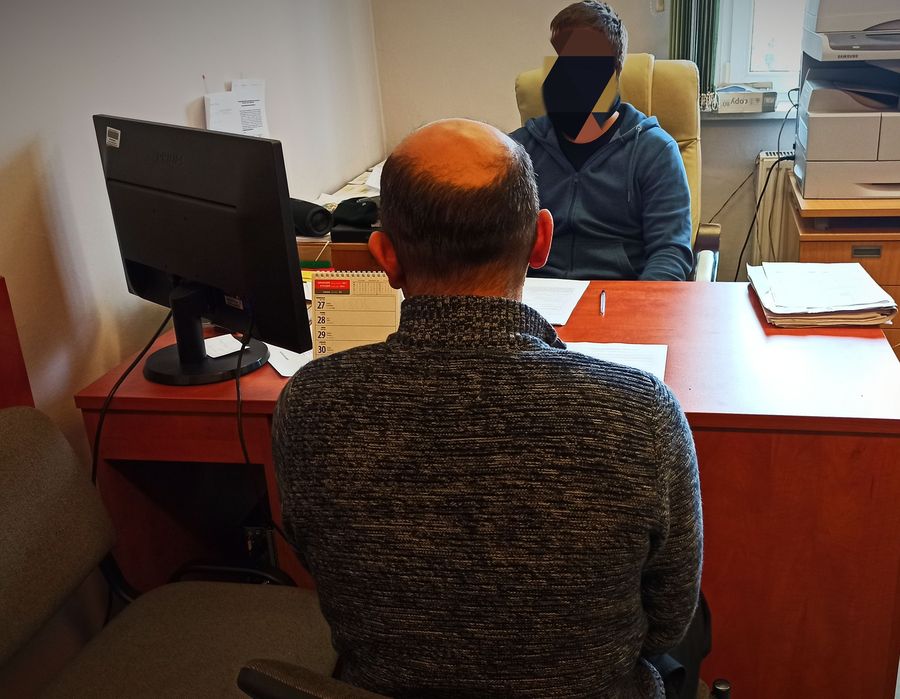 Poszukiwany 39-latek jechał nietrzeźwy z zakazem prowadzenia pojazdów