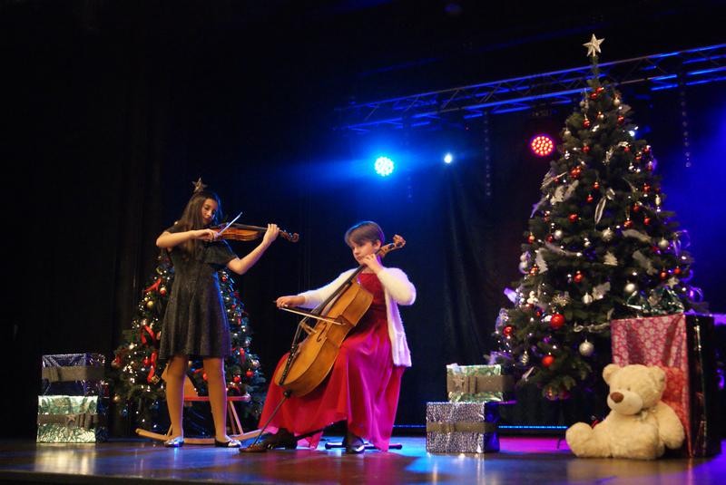 Koncert kolęd i piosenek świątecznych