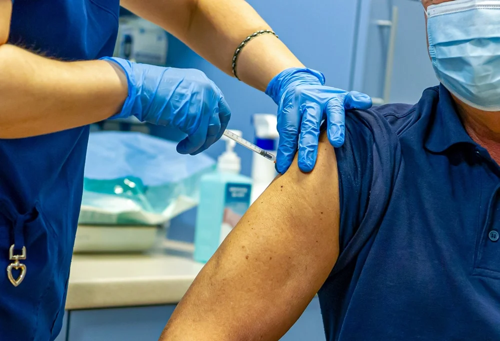 Masz powyżej 80 lat? Możesz się już zarejestrować na szczepienie przeciw Covid-19