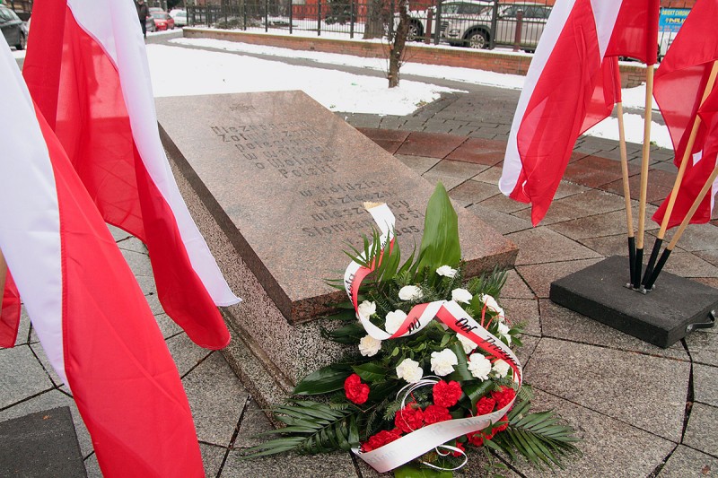 Władze miasta złożyły kwiaty na Grobie Nieznanego Żołnierza