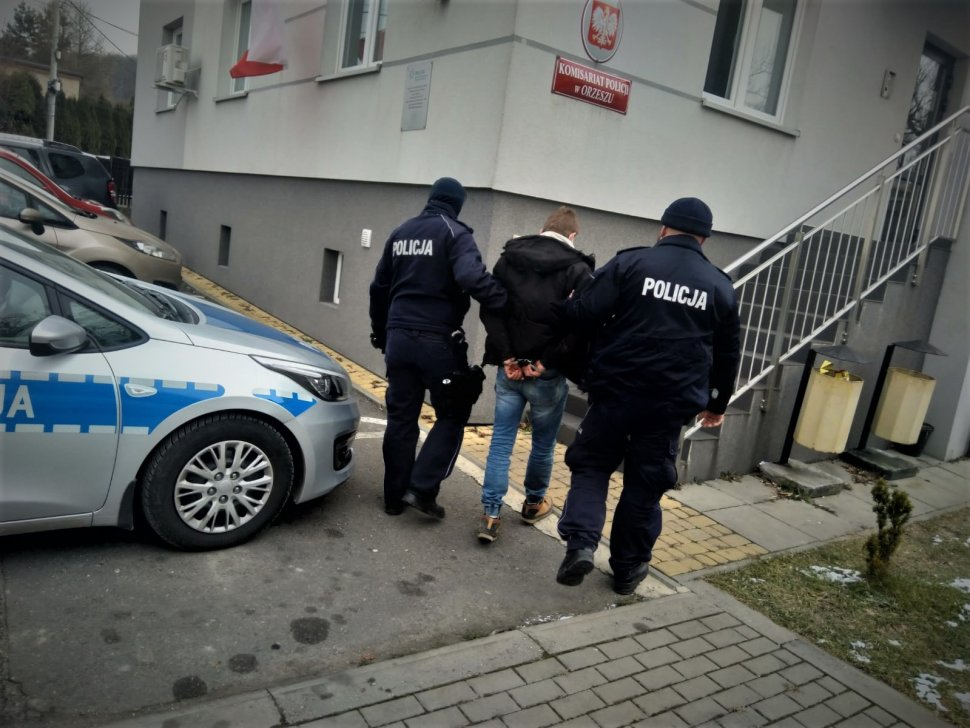 Awanturował się w sklepie i zaatakował policjantów