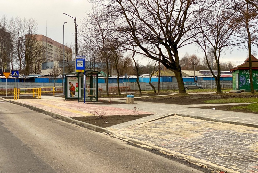 Pasażerowie już mogą korzystać z trzech zmodernizowanych przystanków