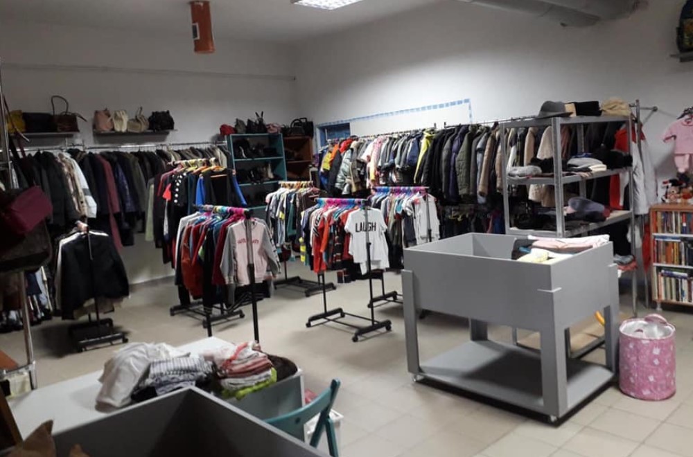 Dzielenie Łączy w Mikołowie: Punkt Społecznej Życzliwości zachęca do oddawania darów