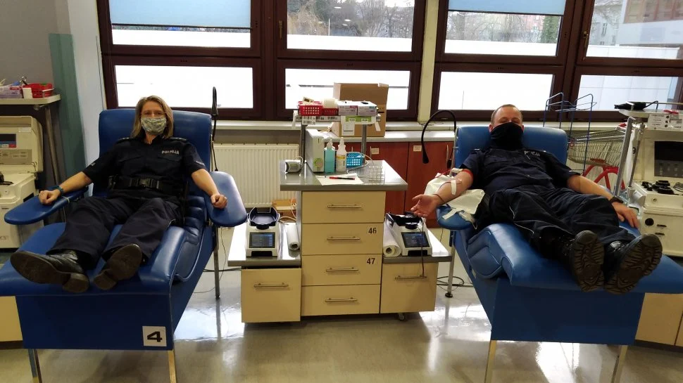 Dzielnicowi z Katowic honorowo oddali krew