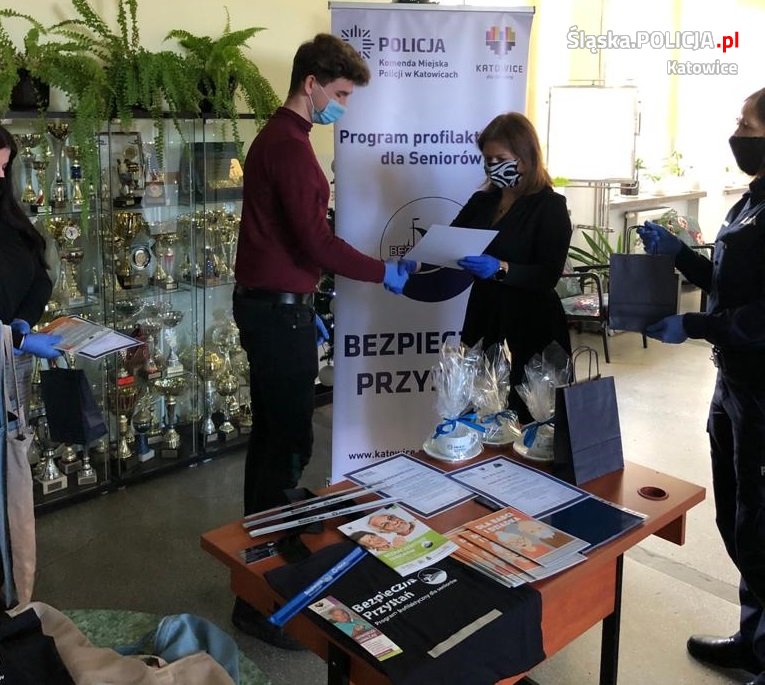 Nagrody dla laureatów konkursu "Bezpieczeństwo moich Dziadków" wręczone