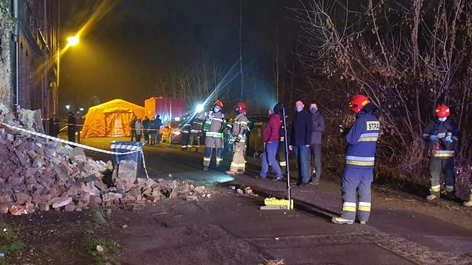 W sobotę, 2 stycznia, w Lipinach zawaliła się ściana z częściowo wyburzonego budynku