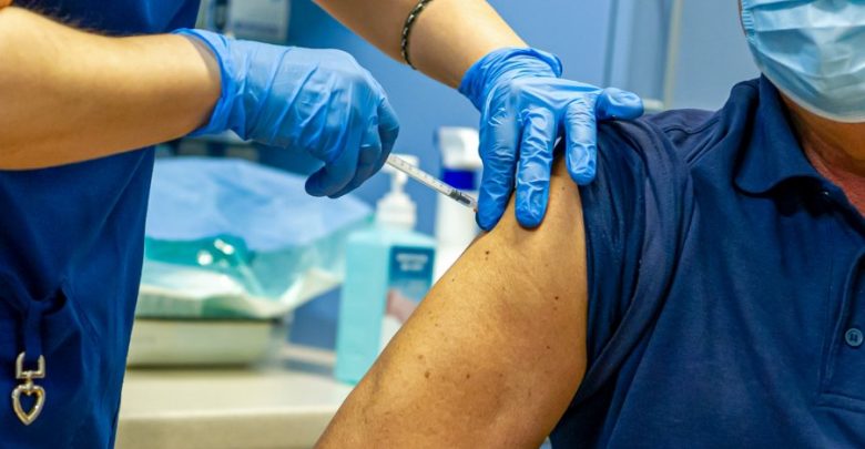 Czy będzie można wybrać szczepionkę? Ile osób zaszczepi się do końca marca? Są dane!