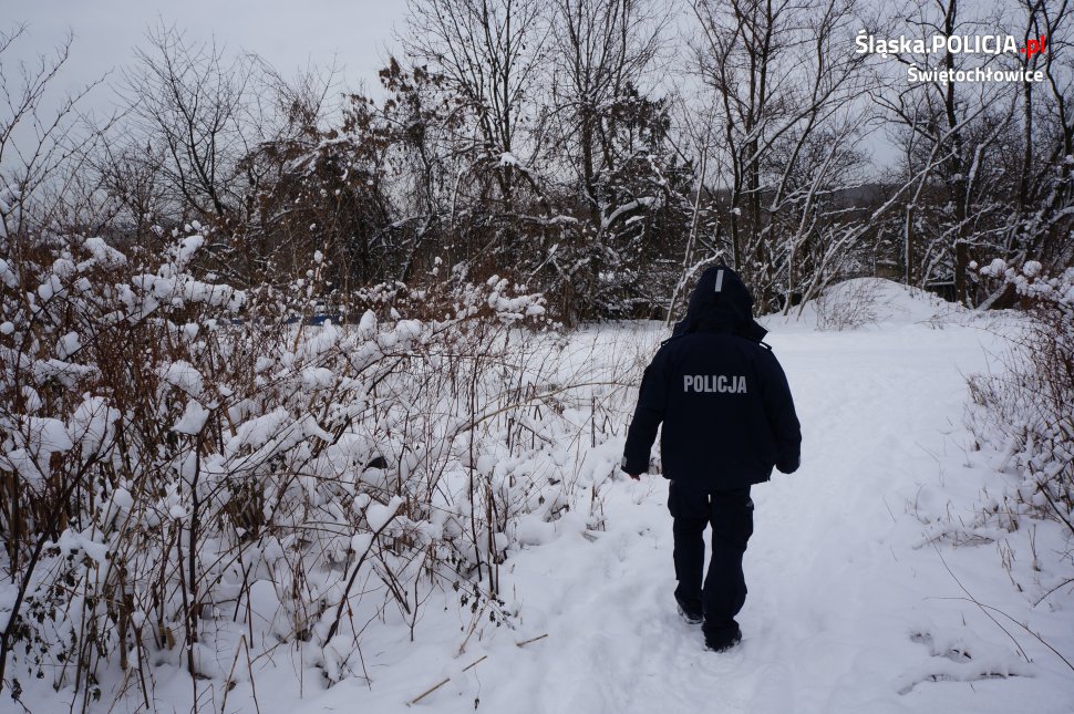 Niskie temperatury są zagrożeniem dla bezdomnych. Nie bądźmy obojętni na ich los