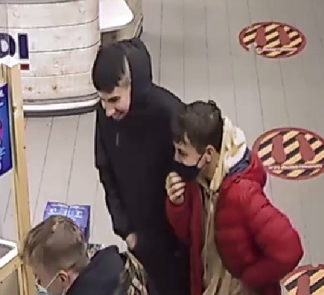 Chorzowscy policjanci poszukują sprawców przestępstwa