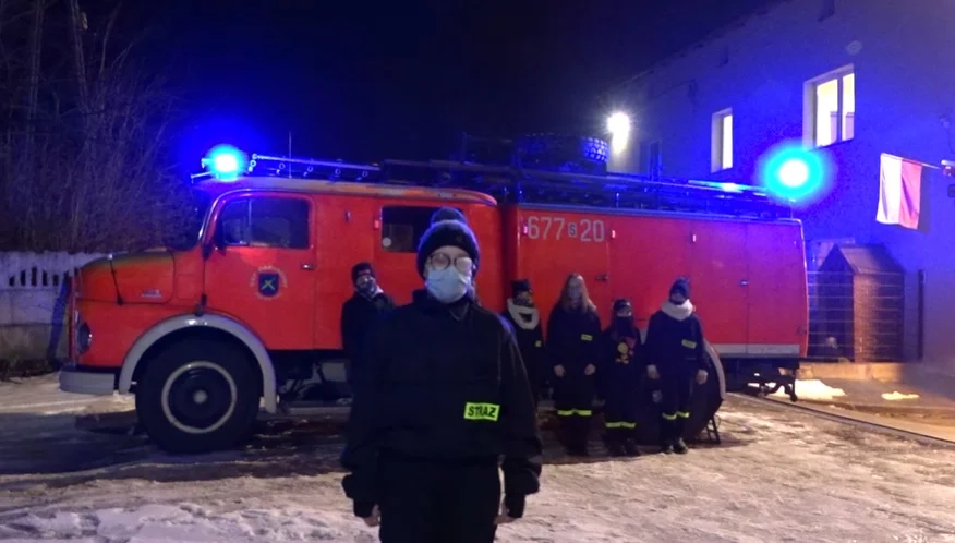 Zabrze: Strażacy z OSP wzięli udział w wyzwaniu "Biegamy boso dla Agatki"