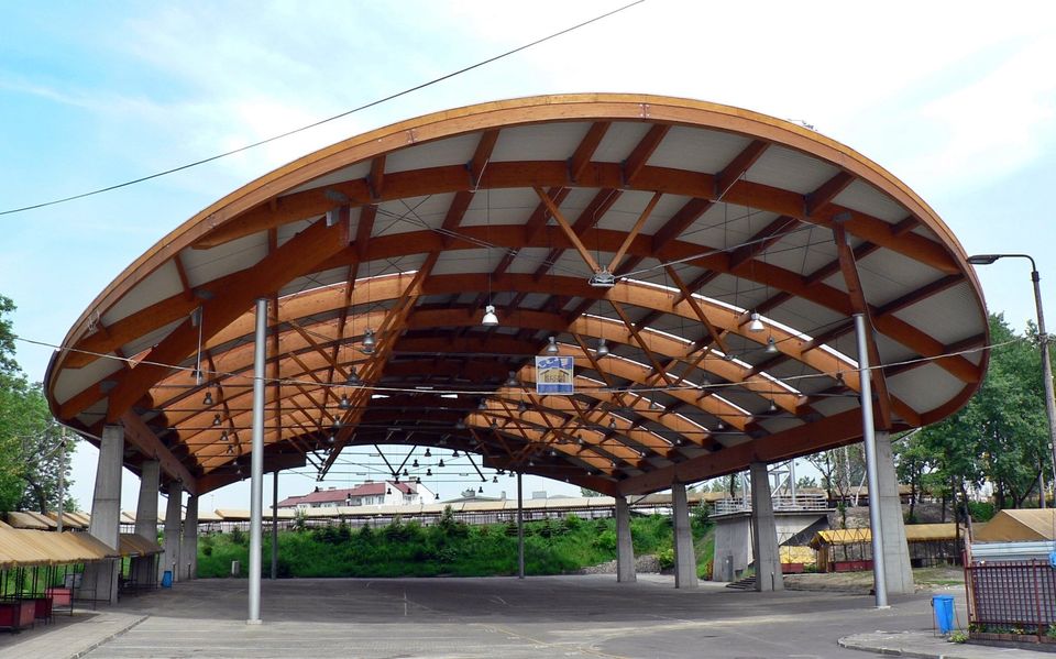 Rudzkie Tereny Targowe pod nowym dachem