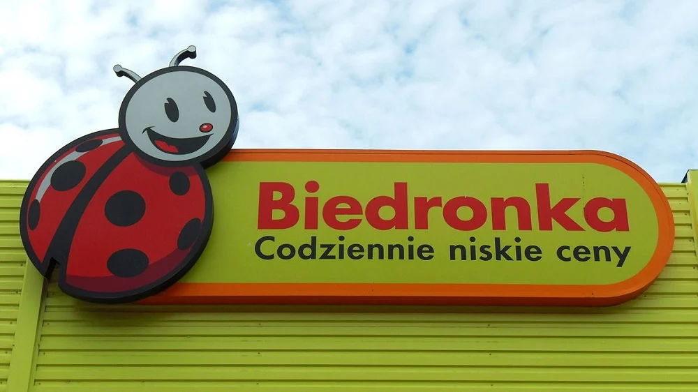 Ewakuacja Biedronki w Rudzie Śląskiej. Powodem zalegający na dachu śnieg