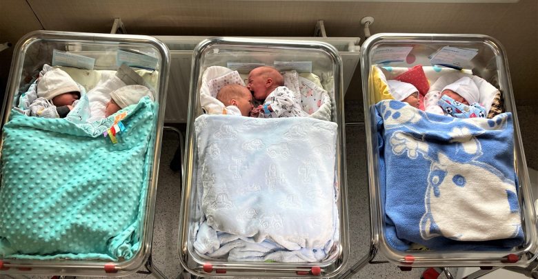 Tyle szczęścia! Trzy pary bliźniąt przyszły na świat w Piekarskim Centrum Medycznym