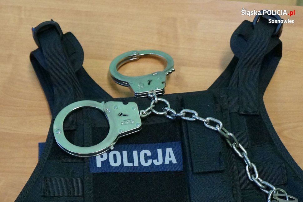 Zatrzymano cztery osoby poszukiwane listem gończym. Jeden zgłosił się sam