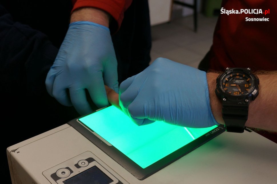 28-latek wybijał szyby i okradał auta