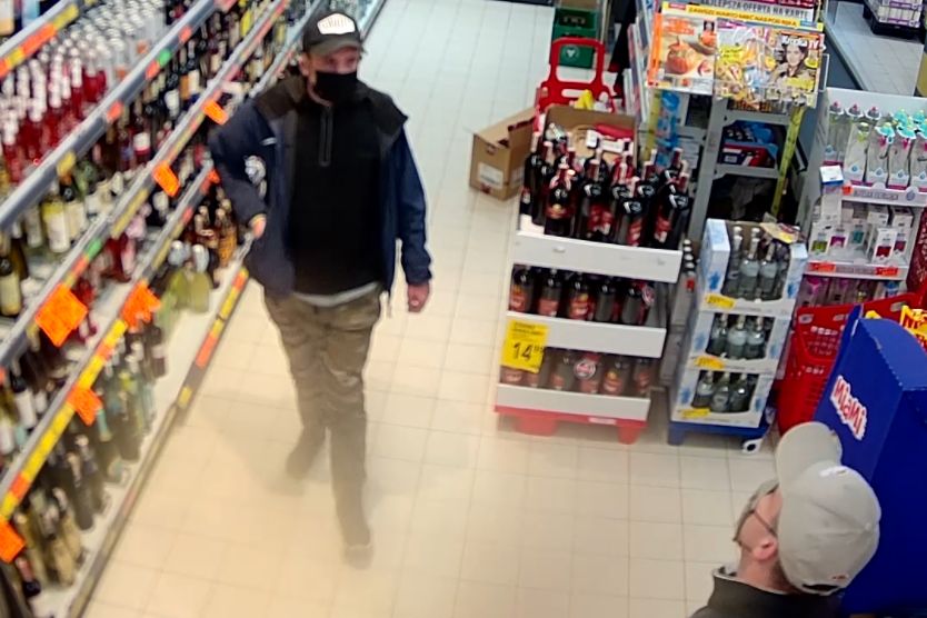 Okradli sklep spożywczy. Rozpoznajesz ich?