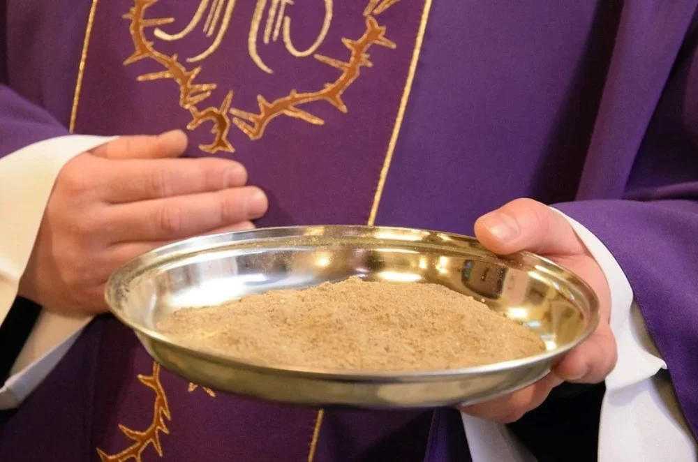 Środa Popielcowa 2021 z nowymi zasadami. Jak przebiegają Msze Święte w Mikołowie?