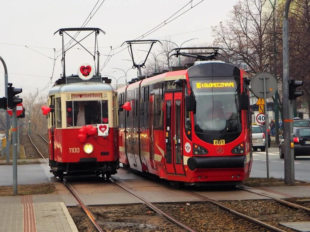 Zakochana bana rusza na szyny!