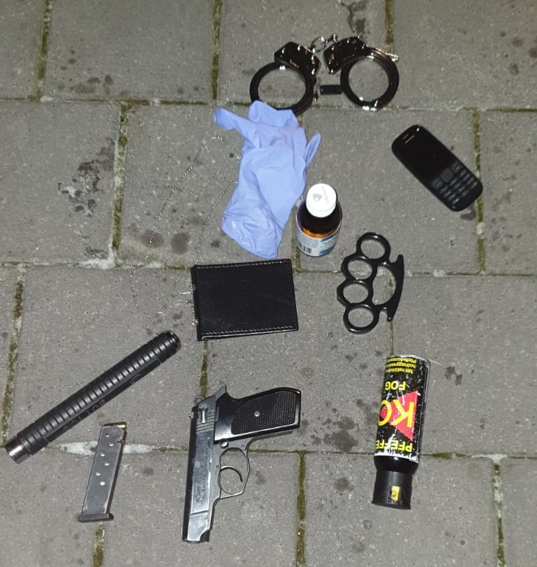 W Katowicach zatrzymano trzech mężczyzn podszywających się pod policjantów