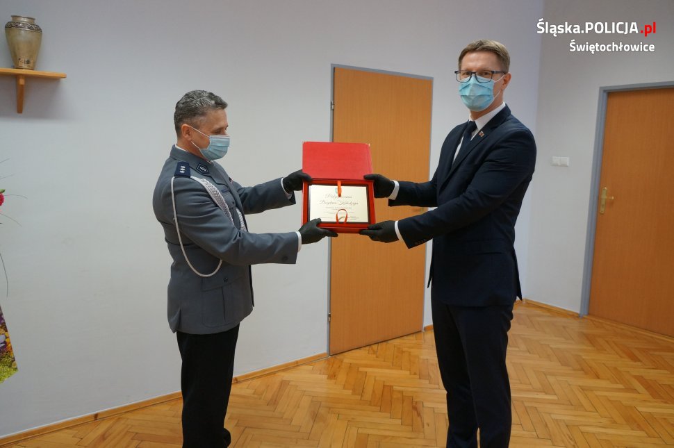 Medale i odznaczenia dla świętochłowickiej policji