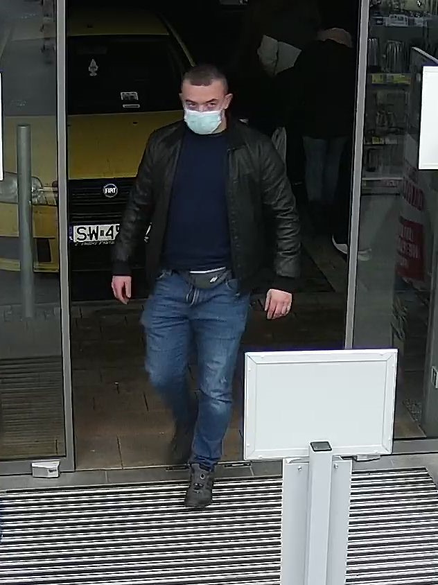 Rozpoznajesz ich? Są podejrzani o kradzież telefonu komórkowego