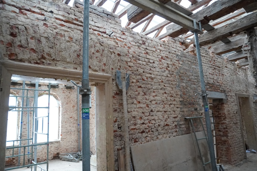 Historyczne wnętrza znów będą zachwycały! Trwa renowacja Pałacu w Baranowicach