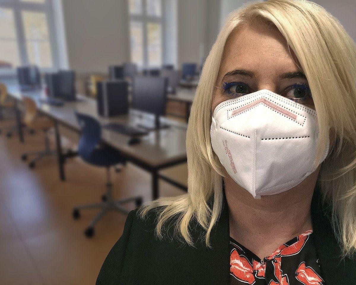 Czarnek: szczepienia nauczycieli idą dobrze